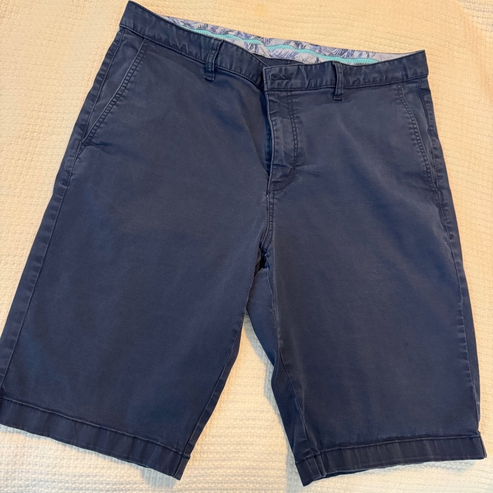 Tommy Bahama Boracay Chino 9” Shorts Navy Blue Size 36 GUC
